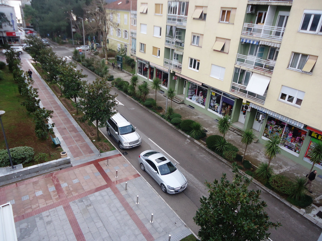 Tivat – Stanari stambenih blokova ostaju bez sigurnih parkinga