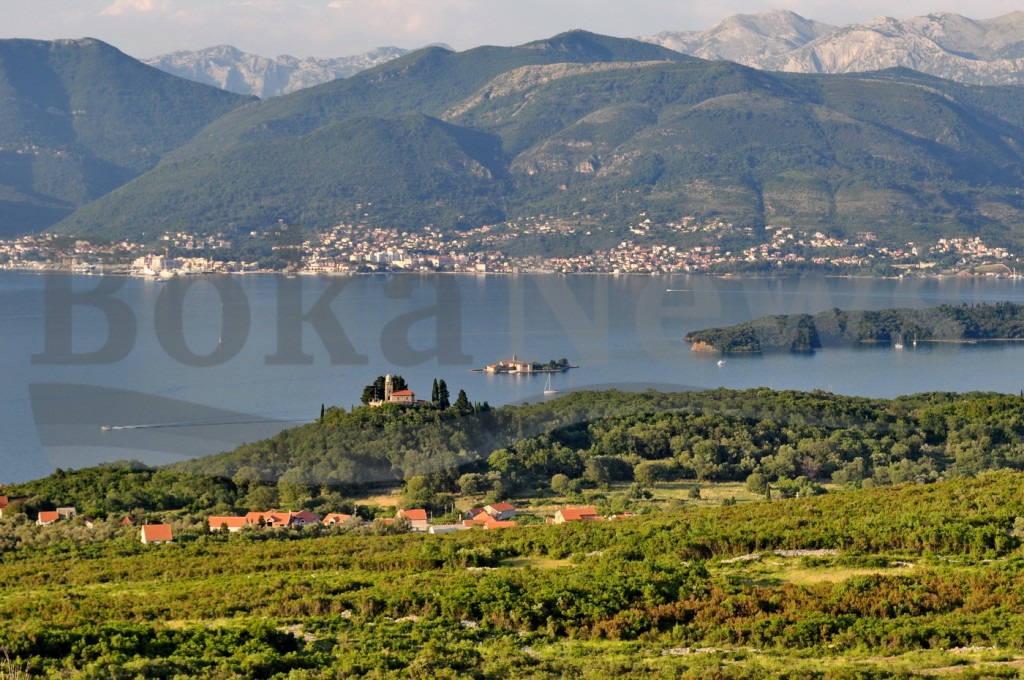 Panorama Boke iz Luštice - Foto Boka News
