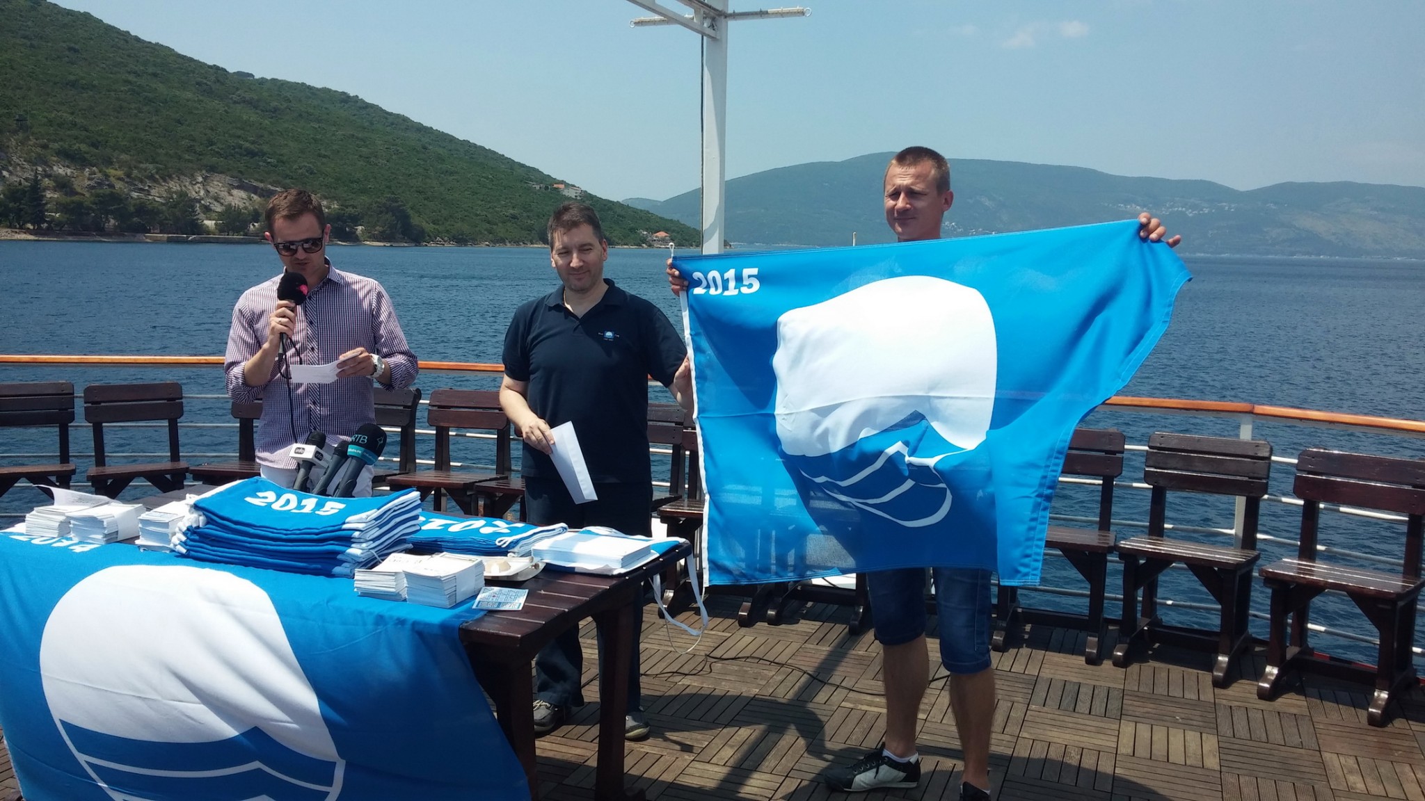 Plave zastavice za 18 plaža na crnogorskom primorju