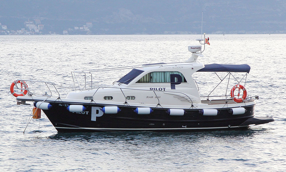 Pilotski čamac kompanije Sea Pioneer Montenegro