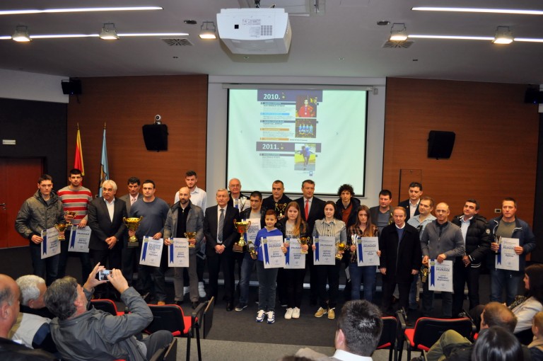 Uručena priznanja najboljim sportistima Tivta u 2015.