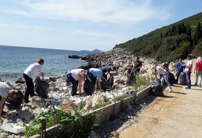 Očistili plažu na Prevlaci