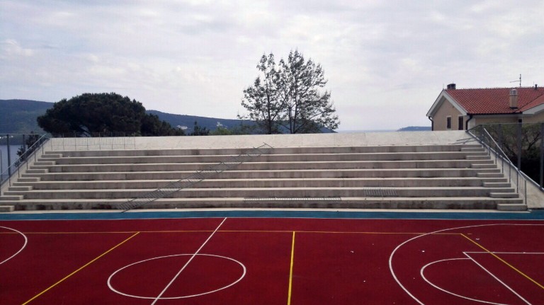 H.Novi – vandali srušili ogradu
