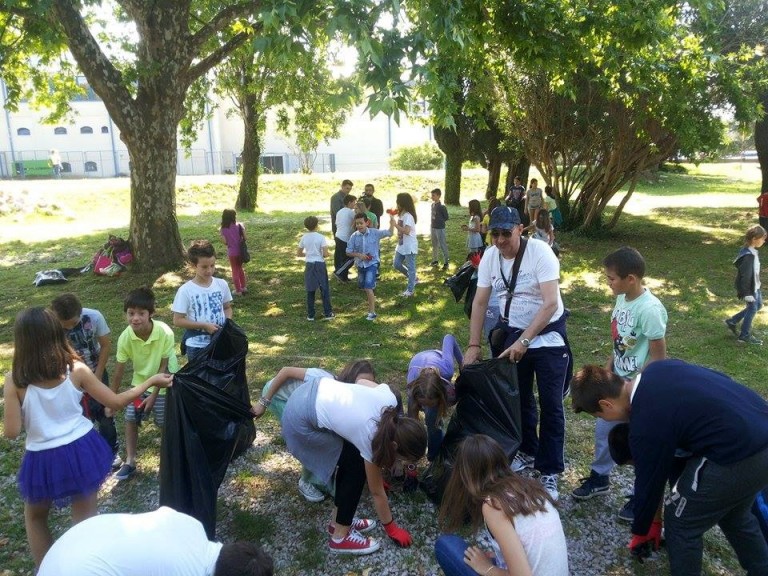 Na više lokacija sprovedena akcija „Očistimo Budvu za jedan dan“