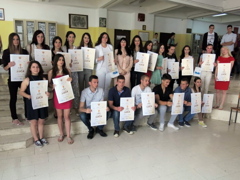Zasijale diplome „Luča“ u Mješovotoj srednjoj školi „Mladost“ u Tivtu