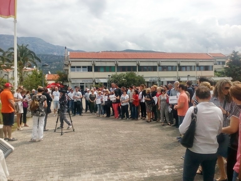 Budva – protest radnika opštine i javnih preduzeća