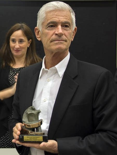 James Nachtwey sa nagradom „Premio Luka Brajnovic de la Comunicación“ 2016.