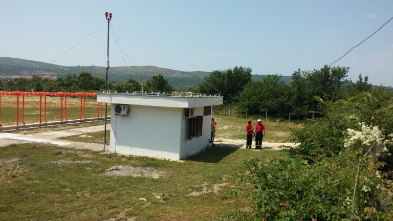 Ugašen požar u blizini navigacionog uređaja tivatskog aerodroma