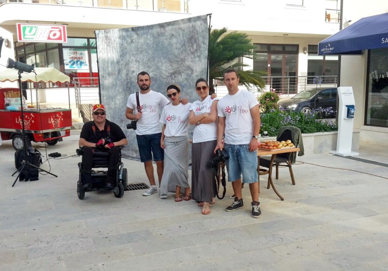 “Click for help  –  Srcem za Ivu”