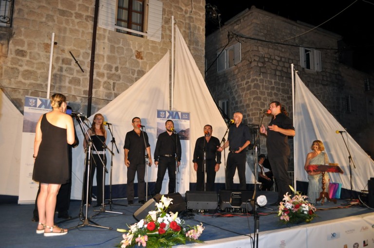 Castel Nuovo večeras na Korčuli za finale 51. Omiškog festivala