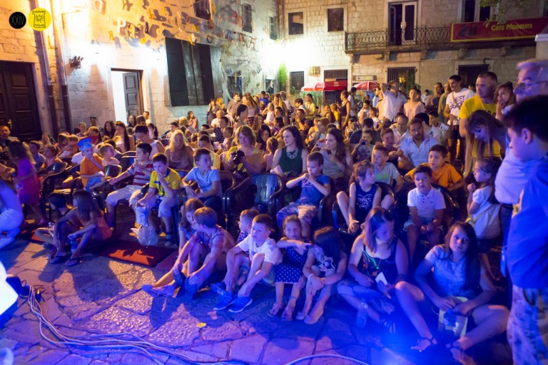 Djeca oduševljena predstavama na Kotorskom festivalu pozorišta …