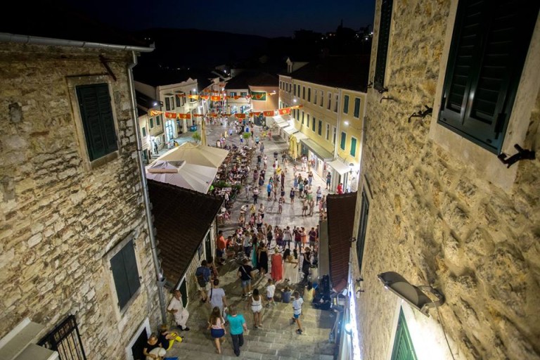 Herceg Novi – četvorodnevni program Dočeka uz Novogodišnji slatki bazar