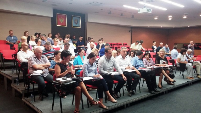 DPS uzima kredite i zapošljava, građani plaćaju