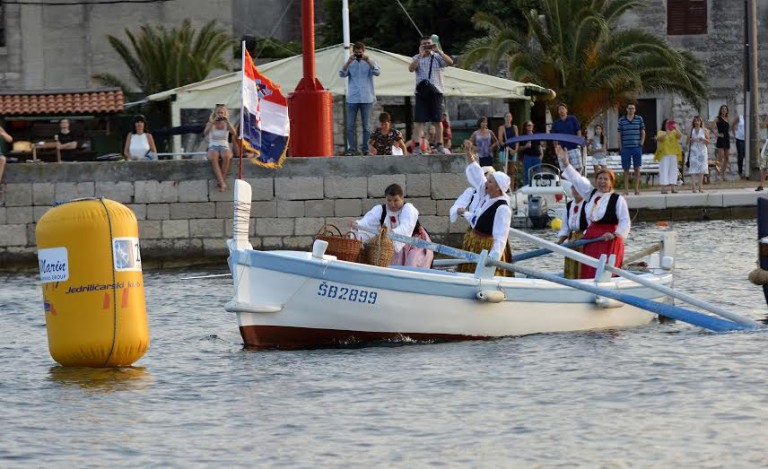 Održana regata u ženskom veslanju na Krapnju