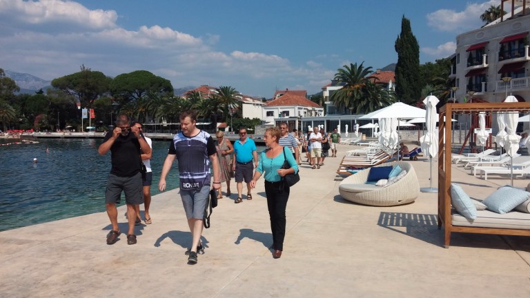 Bokeški forum organizovao protestnu šetnju Gradskom plažom