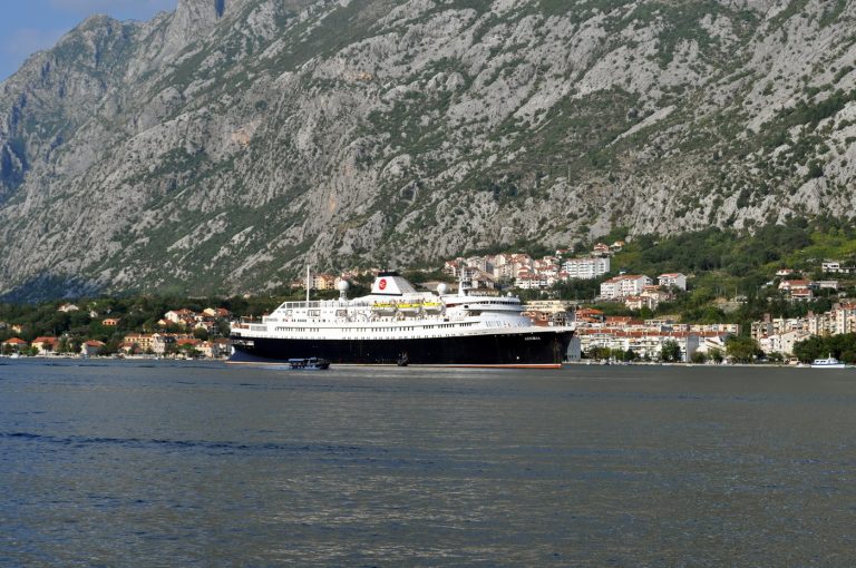 Astoria  u Kotoru – brod sa bogatom i dramatičnom prošlošću