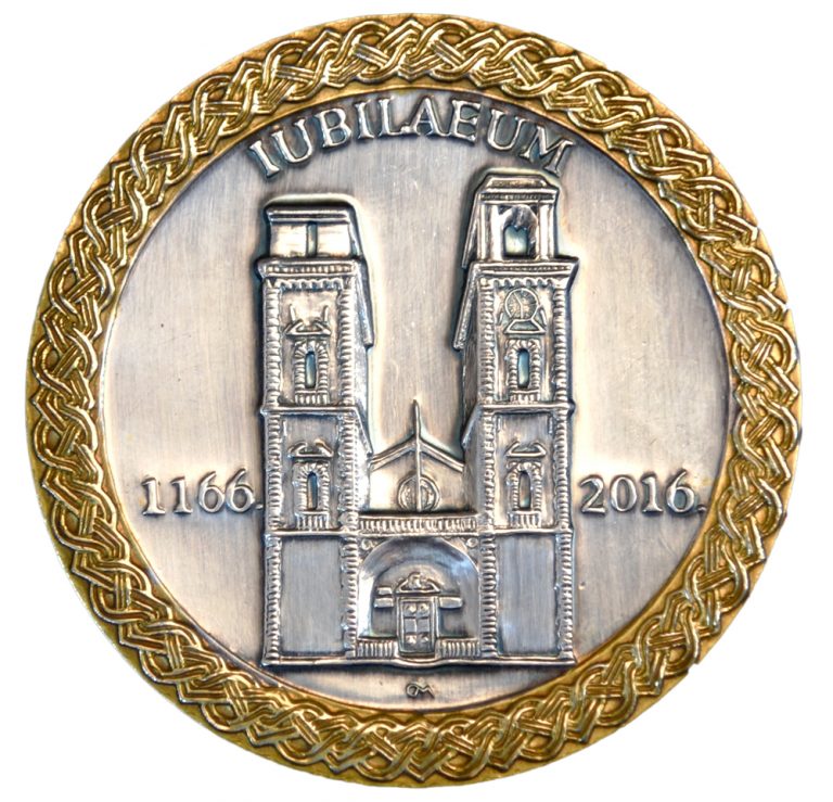 Jubilejska medalja povodom 850 godina posvete katedrale Svetog Tripuna
