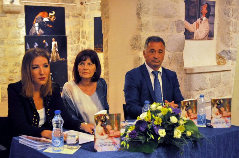 Promovisana knjiga poezije i proze “U sjenci života”