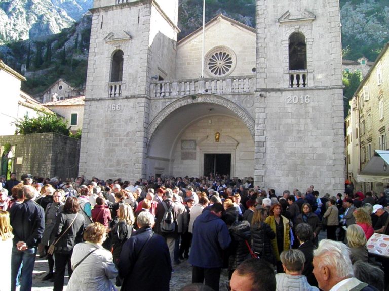 U Boki Kotorskoj hodočastilo 670 vjernika sa Krka