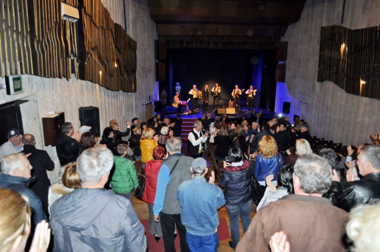 Oduševljenu publiku prošetali muzikom “Od Kvarnera pa do lijepe Boke”