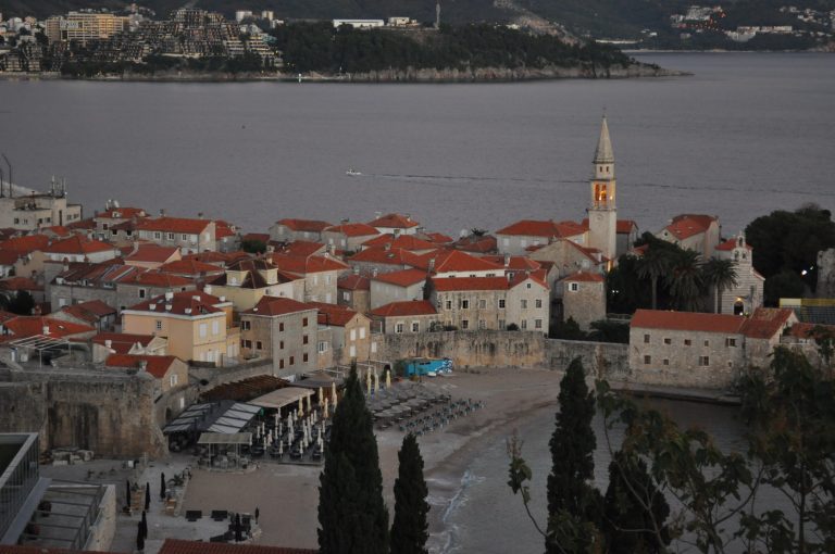 Budva – za čišćenje starogradskih bedema izdvojeno 20 hiljada eura