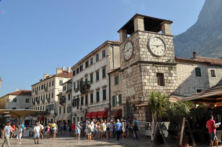 Kotor – javni poziv za predlaganje kandidata za Nagradu “21. Novembar”