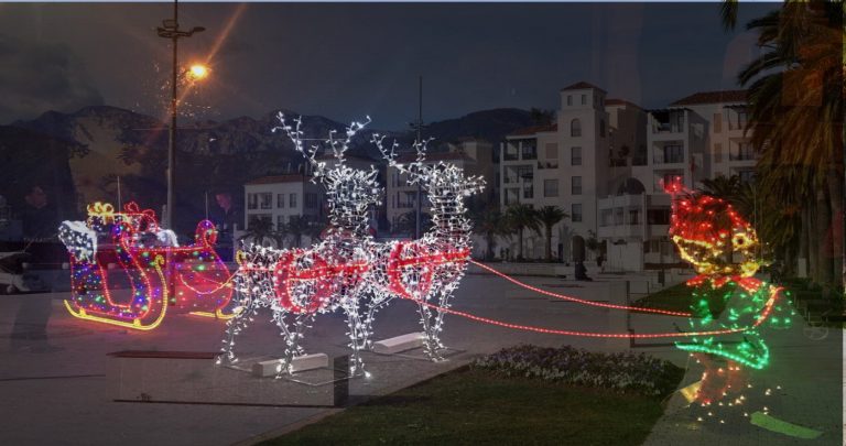 Tivat – u toku praznično ukrašavanje grada