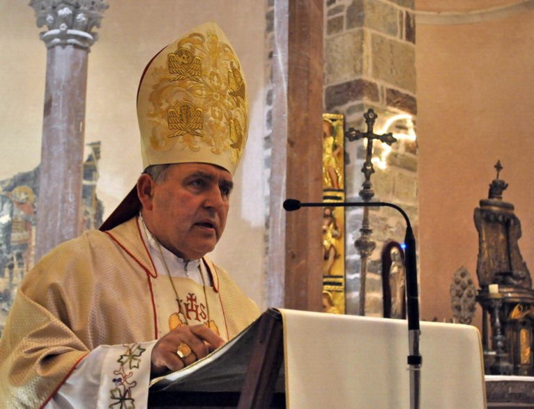 Papa prihvatio ostavku kotorskog biskupa Ilije Janjića