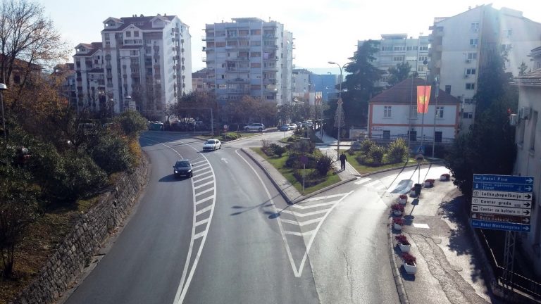 Solarni markeri na pješačkim prelazima