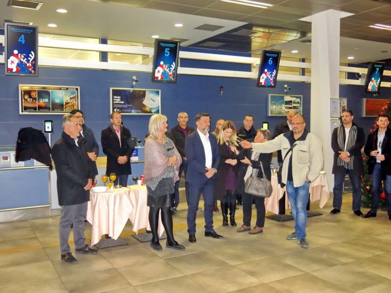 Čekaju novu zgradu i broje nove partnere