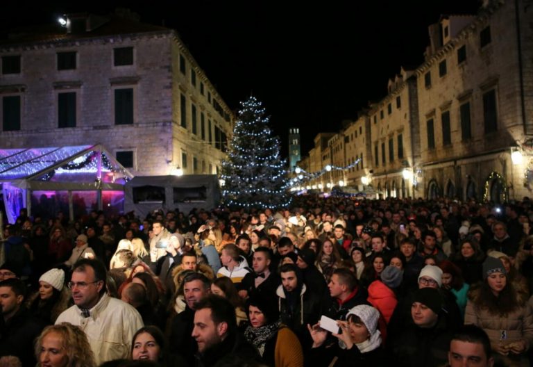 Doček na Stradunu – Dino Merlin  pjevat će za 80 hiljada eura?