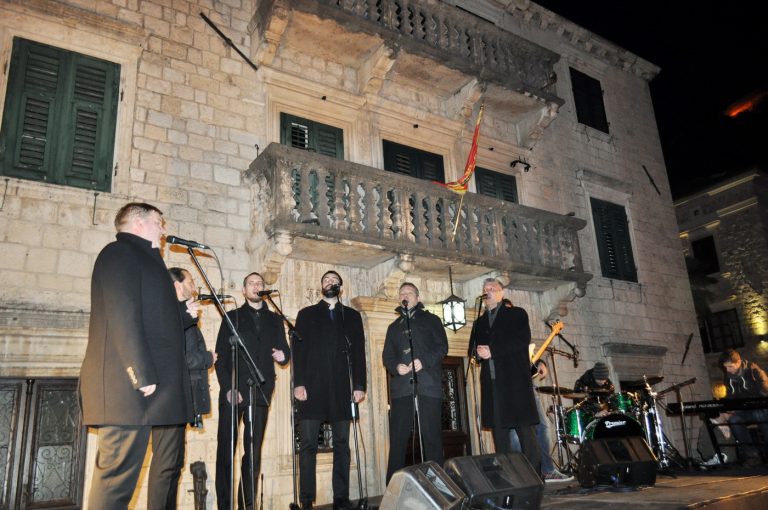 Klapa Cambi u Kotoru raspjevala grad…