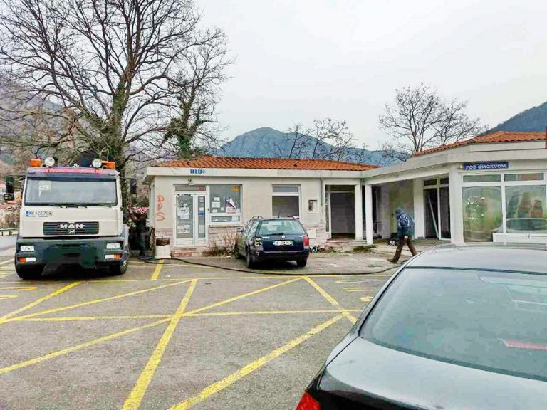 Kamenari – nije srušeno autobusko stajalište i okretište