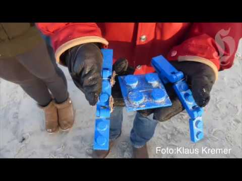 More izbacilo 100.000 kinder-jaja na plažu
