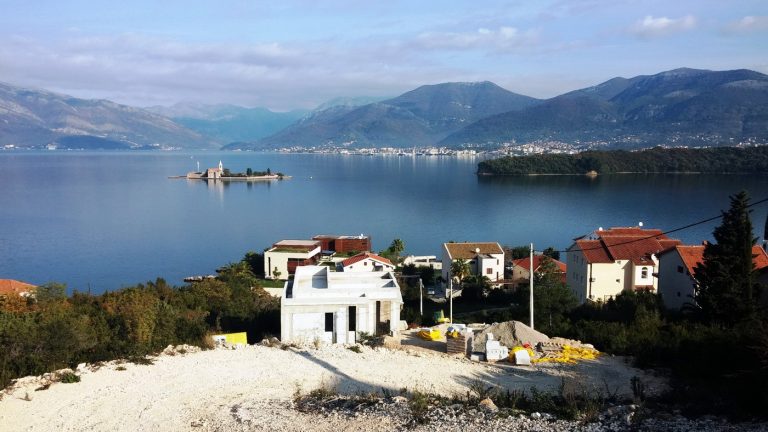 Gradi se podzemni prolaz ispod lokalnog puta Tivat – Radovići