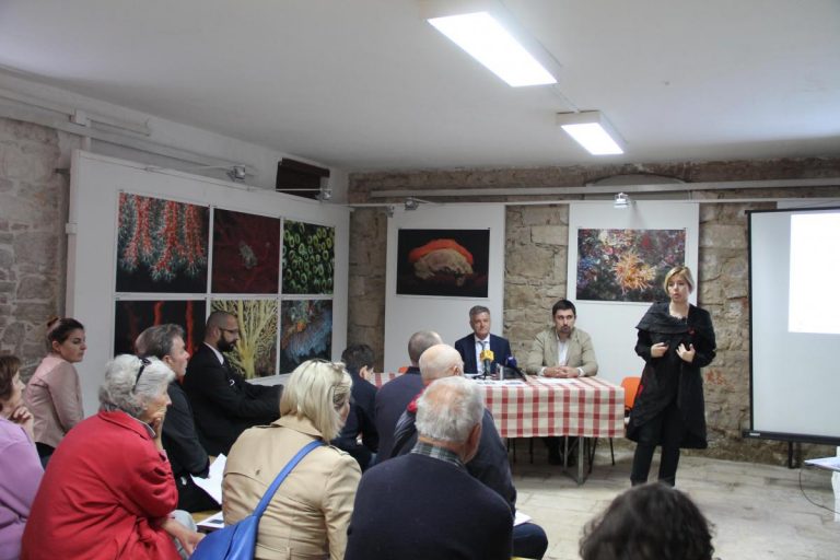 Korali na Zlarin donose život