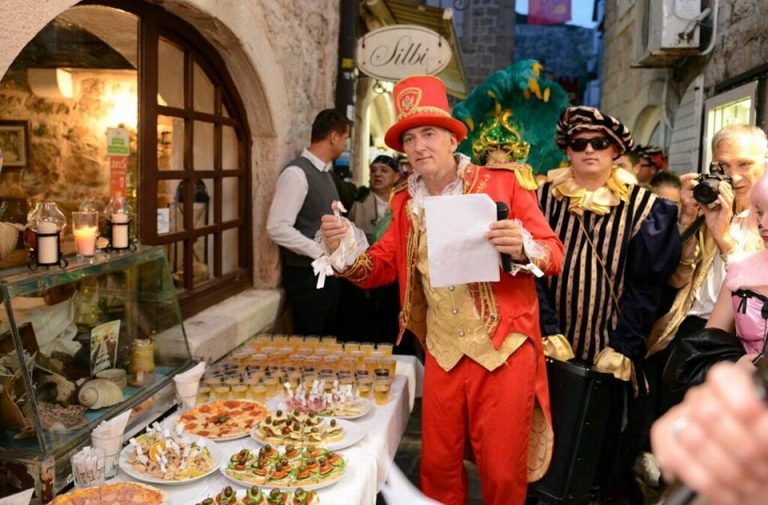 Međunarodni turistički budvanski karneval – „Naoružaj se ljubavlju“