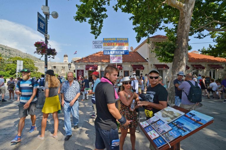 Zakup javnog prostora kao zlato: 54.000 €  za jedan ‘kvadrat’ pulta na Pilama