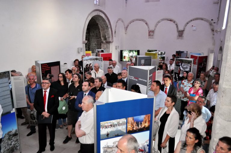 U Kotoru otvorena izložba “Hrvatska nematerijalna kulturna baština na UNESCO-voj listi”