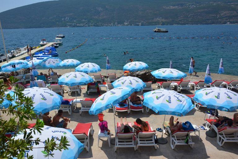 U H.Novom 32.330 turista