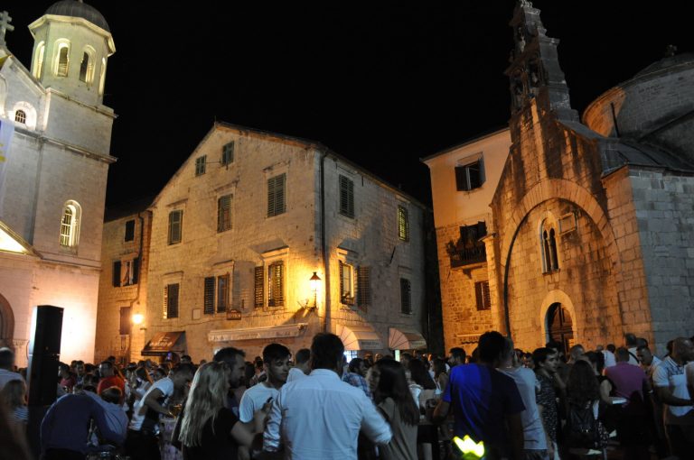 Kotor, još ima ulja u svijeći …