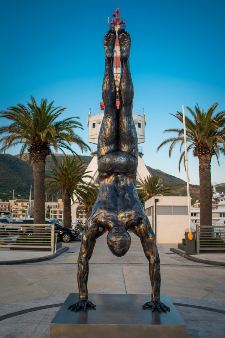 Art koktel skulptorke Carol Feuerman u Porto Montenegru