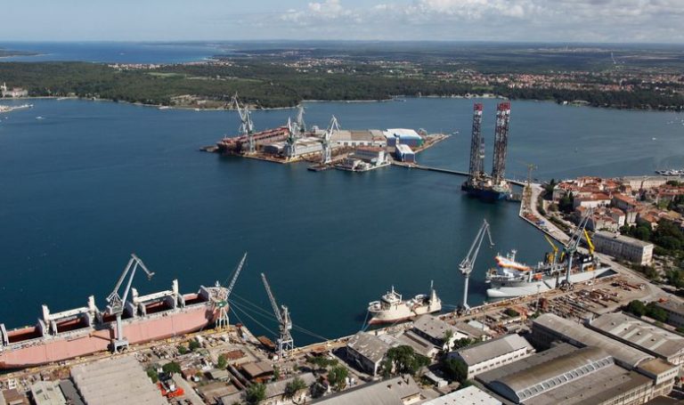 Pulska luka ne može primiti veće brodove zbog 3.000 tona željeza u podmorju