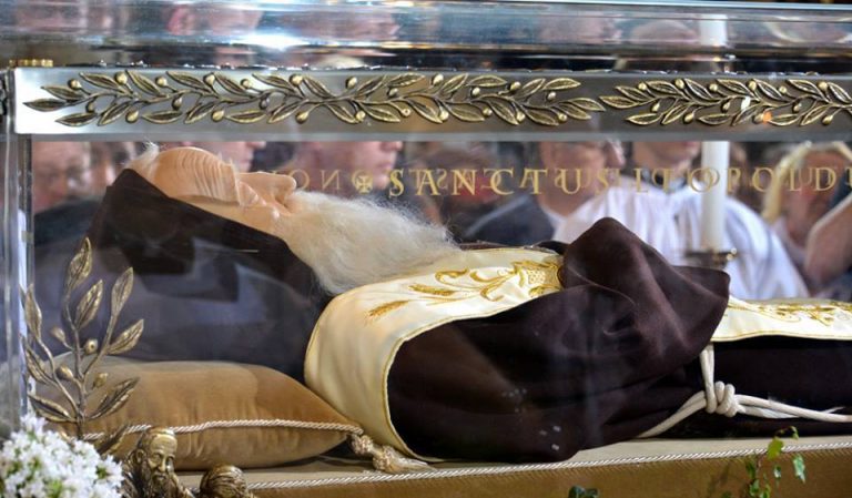 Neraspadnuto tijelo Svetog Leopolda stiže u rodni Herceg-Novi