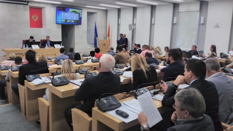 Katić: Predlozi odluke povučeni zbog novog Zakona o planiranju prostora i izgradnji objekata