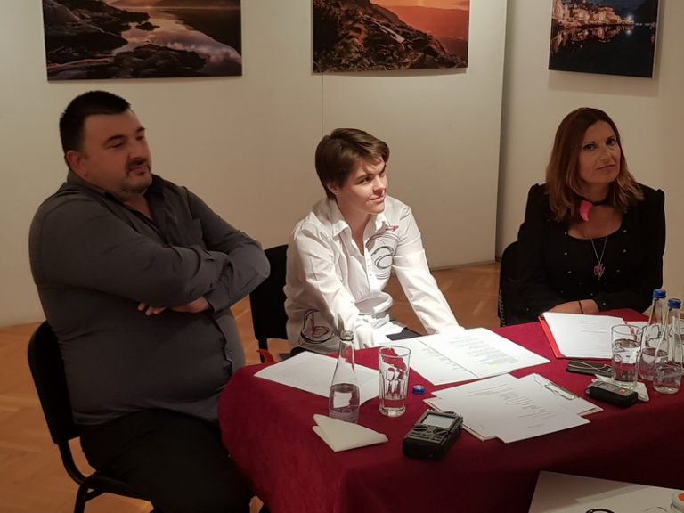 Sofisticiran i osobeni pjesnički izraz	Pauline Lanzerotti
