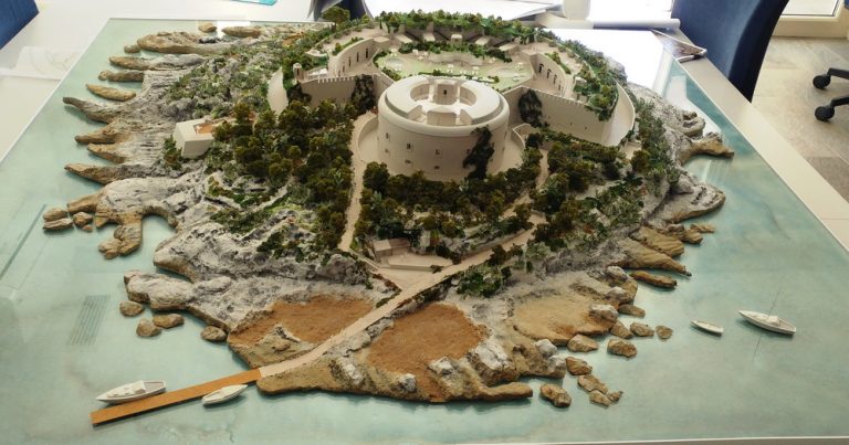 Mamula će se rekonstruisati kako domaći stručnjaci kažu