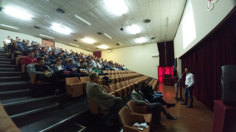 O životu i radu na brodu djeca slušaju direktno od pomoraca