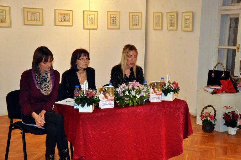 Knjiga poezije i proze “U sjenci života” predstavljena u Tivtu