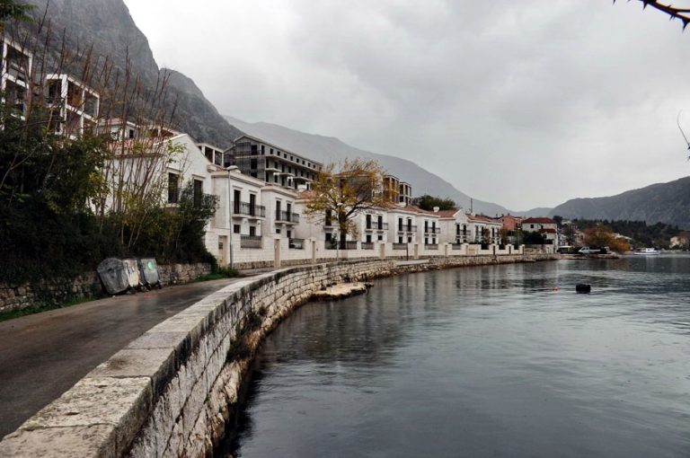 Stručnjaci traže da se država nedvosmisleno izjasni o nasipanju plaže u Dobroti i gradnji u Kostanjici
